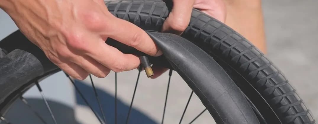 Jak wymienić dętkę w rowerze i uniknąć najczęstszych błędów