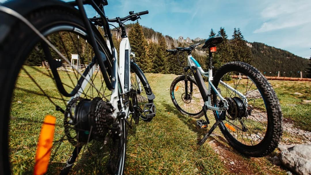 Ile czasu zajmuje przejazd rowerem przez Dolinę Chochołowską?